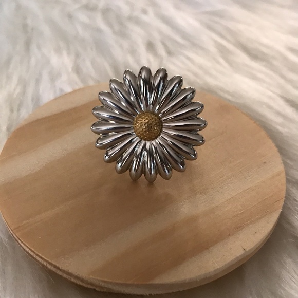 Silver daisy ring - Picture 3 of 6